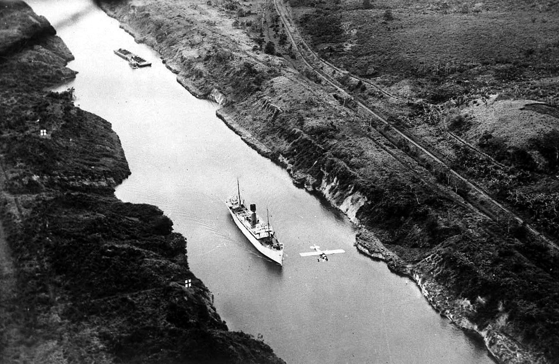 1913: Panama Canal
